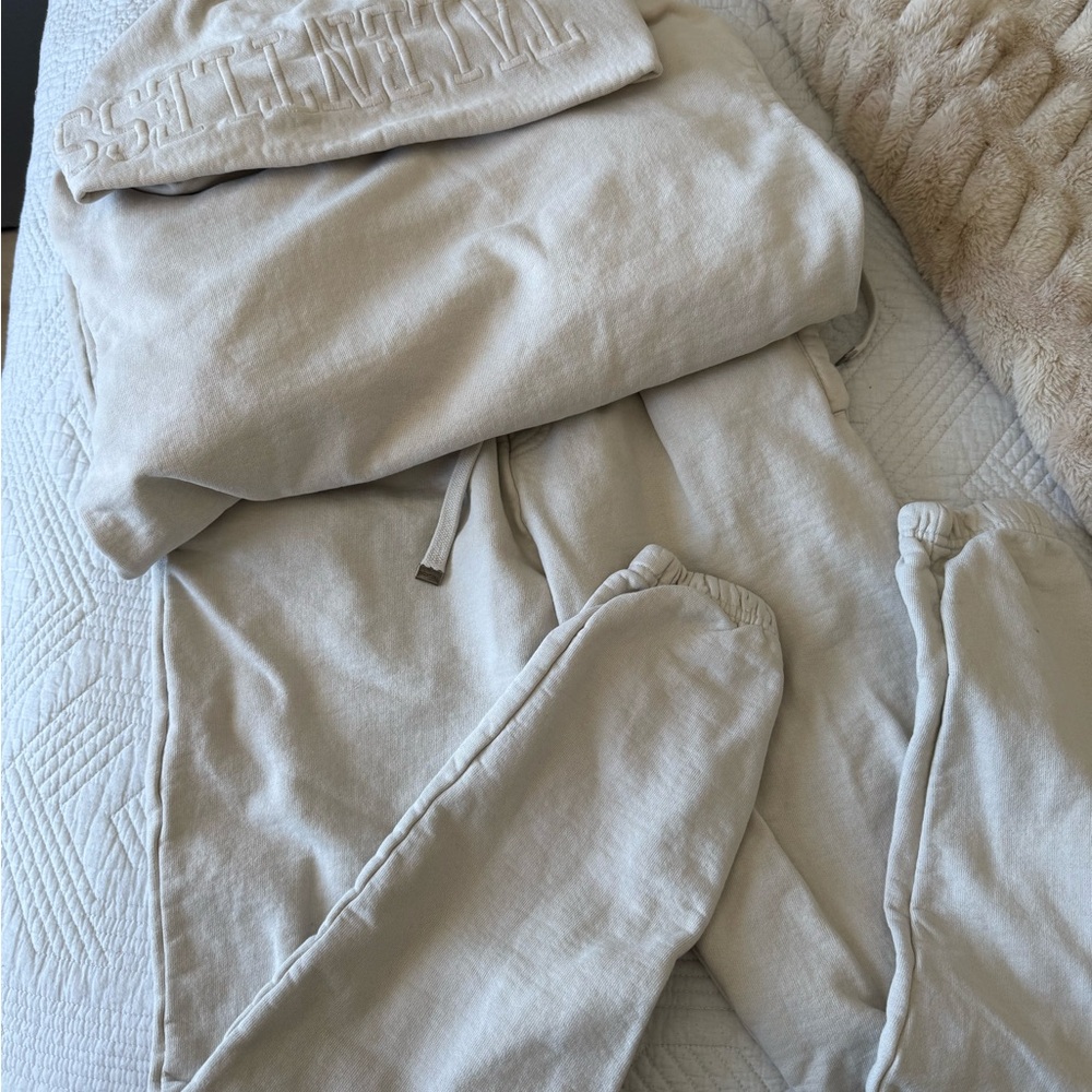 TALENTLESS Light Beige Lounge Set